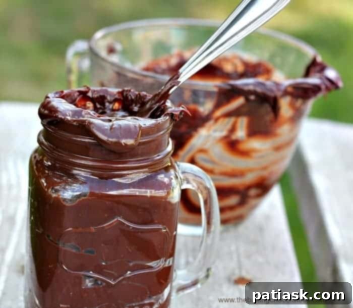 Homemade Thick Hot Fudge Sauce 1 featured 15384