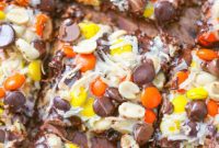 Reese’s Pieces Peanut Butter Dream Bars