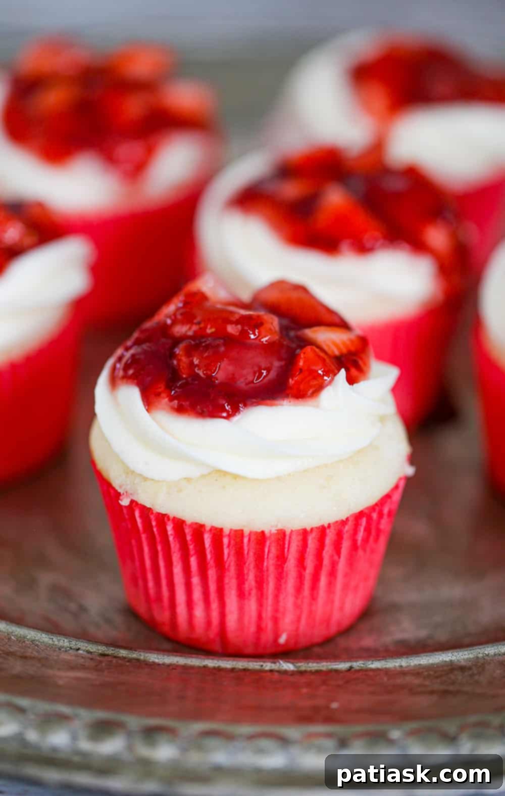 Strawberry Shortcake Cupcakes Made Simple 1 featured 193259