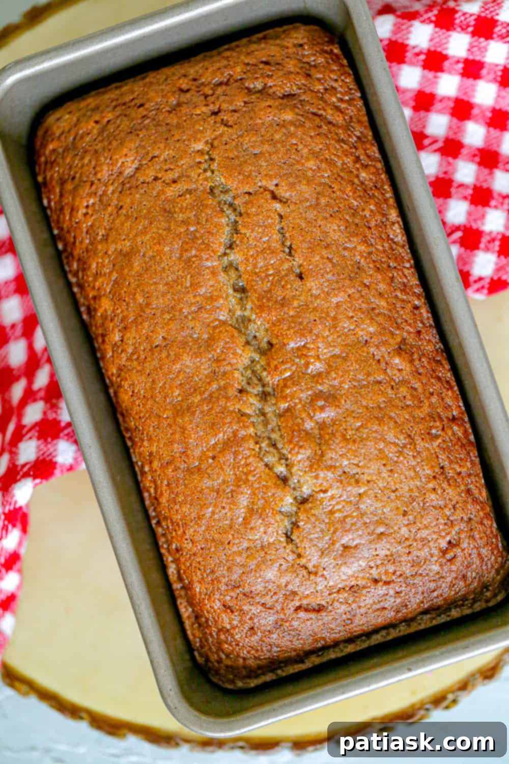 Cozy Apple Cinnamon Bread 1 featured 203316