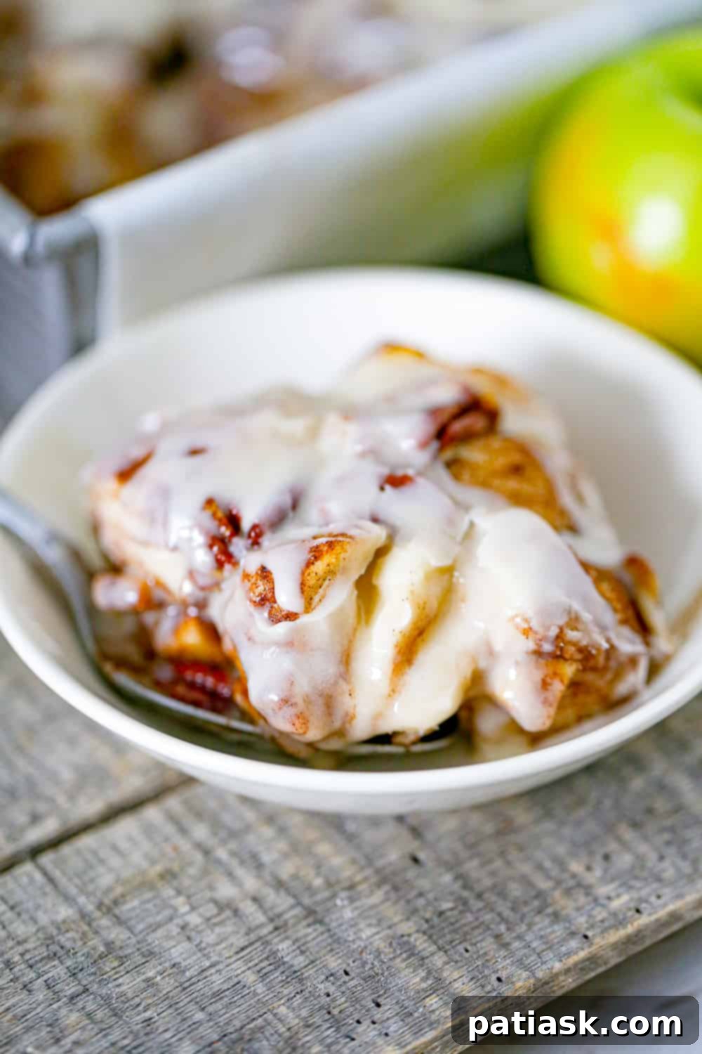 Apple Cinnamon Pull Apart Biscuits 1 featured 205384