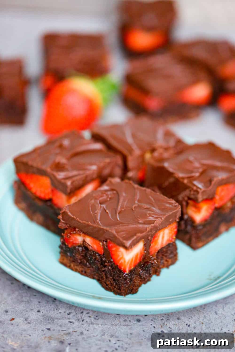Strawberry Crowned Chocolate Brownies 1 featured 210590