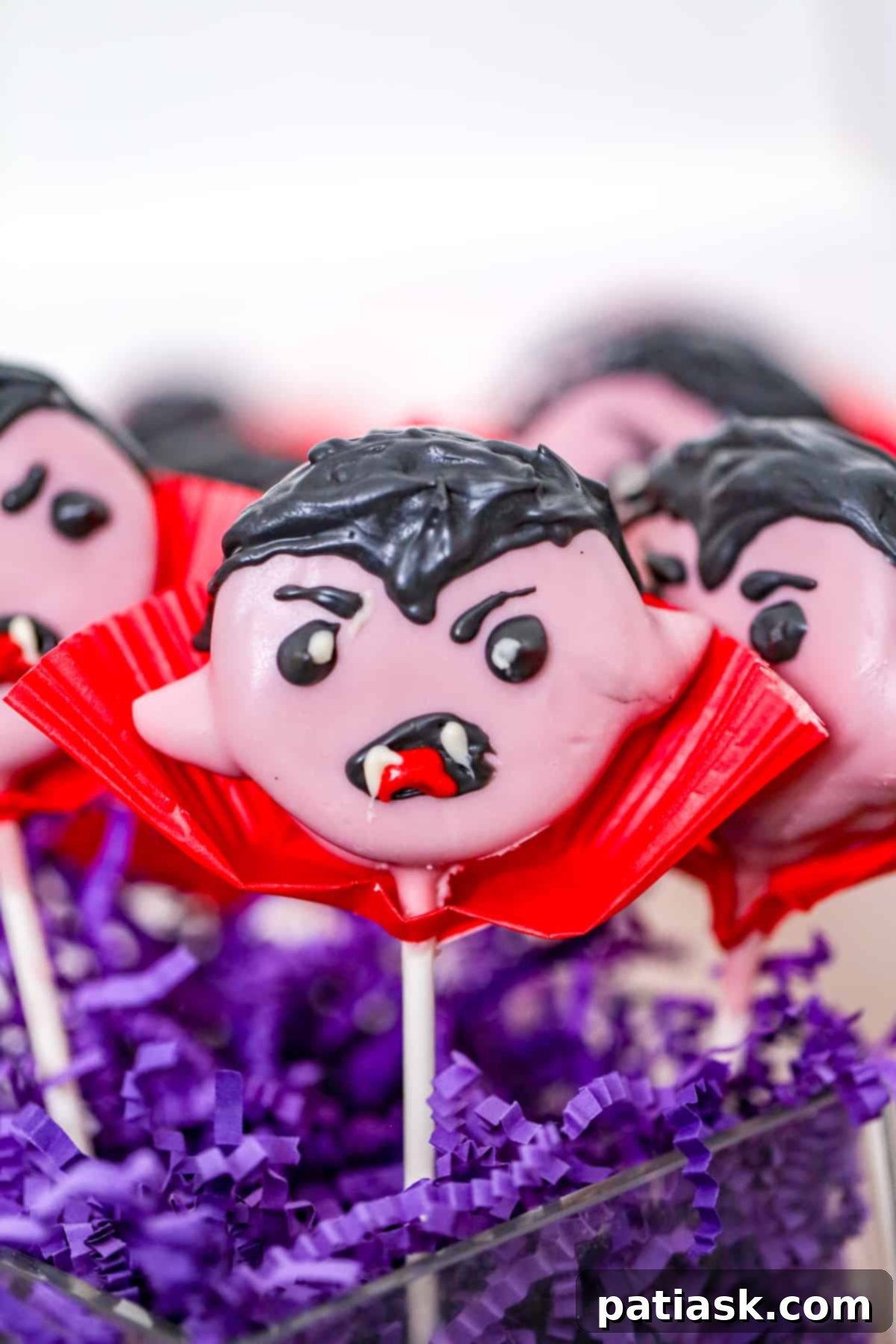 Spooktacular Oreo Pops 1 featured 219077