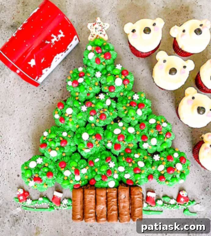 Christmas Tree Pull-Apart Cupcakes 1 featured 220449