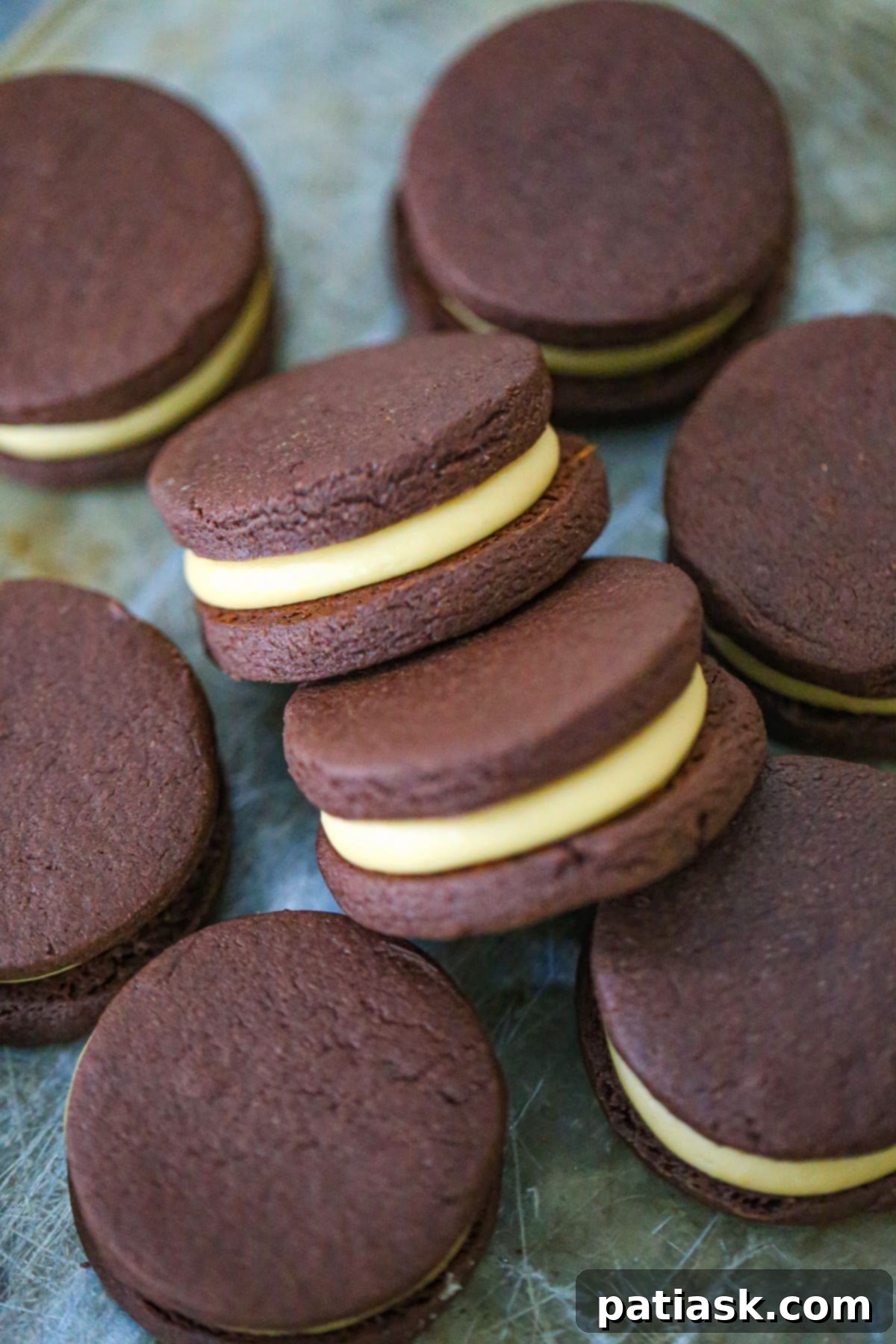Butterscotch Chocolate Sandwich Cookies 1 featured 223061