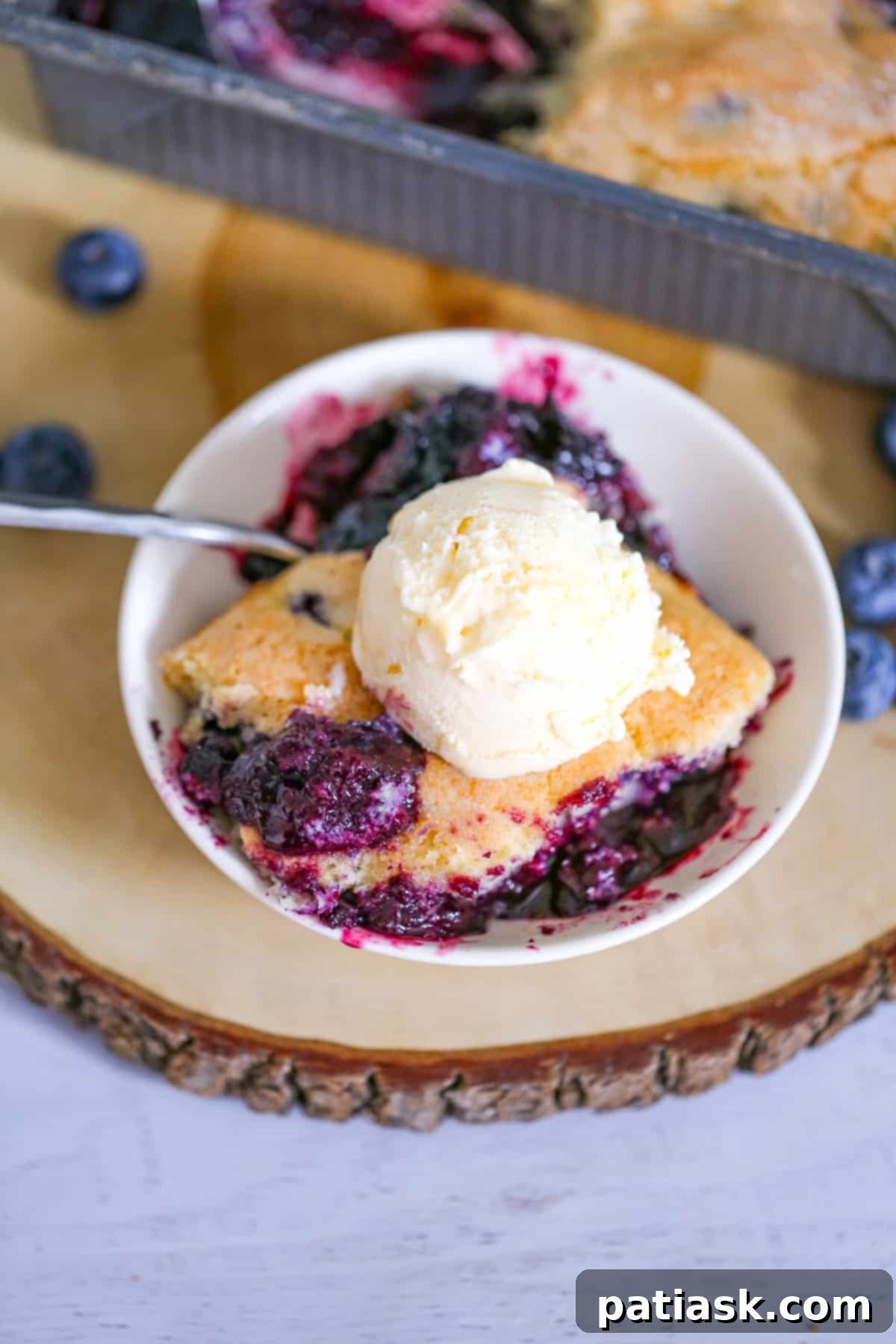Irresistible Homemade Blueberry Cobbler 1 featured 226518
