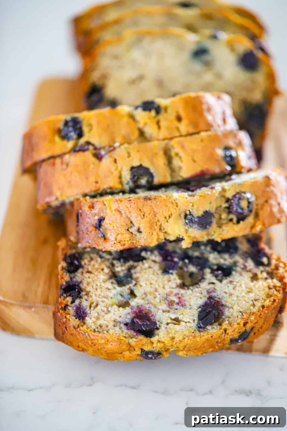 Effortless Blueberry Banana Bread 1 featured 227608
