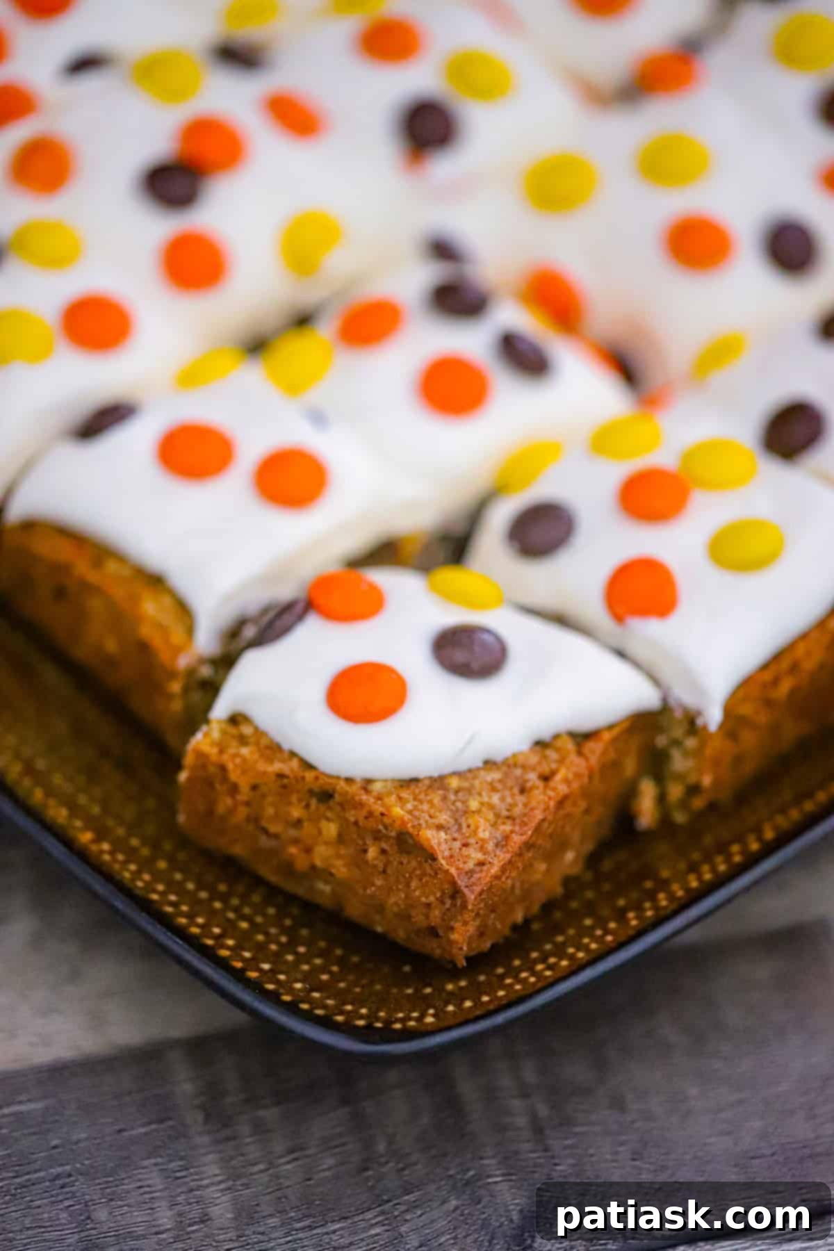 Reese's Pieces Oatmeal Cream Pie Dream Bars 1 featured 231505