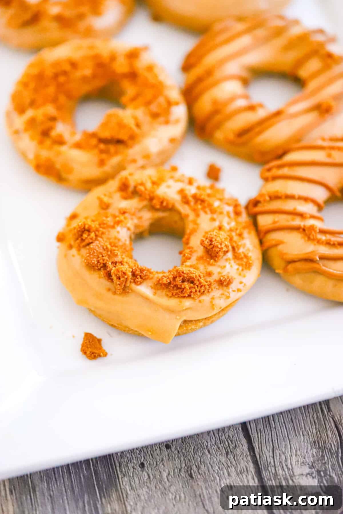 Gourmet Biscoff Baked Donuts 1 featured 231809