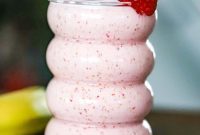 Nutrient Rich Strawberry Banana Flax Smoothie