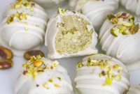 Emerald Pistachio Cookie Bites