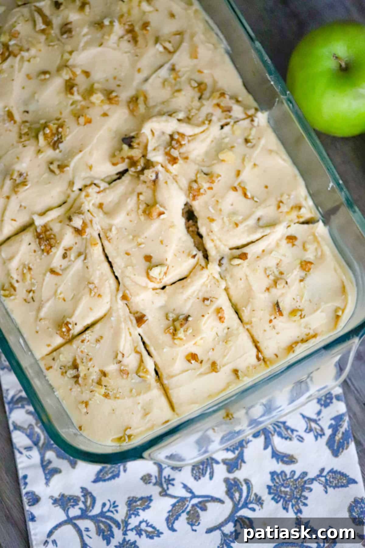 Autumn Apple Spice Cake with Creamy Caramel 1 featured 239584