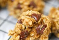 Simple 5-Ingredient Peanut Butter Banana Chocolate Chip Oatmeal Cookies