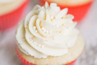 Dreamy White Chocolate Buttercream Cupcakes
