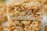 Dutch Apple Crumble Bars