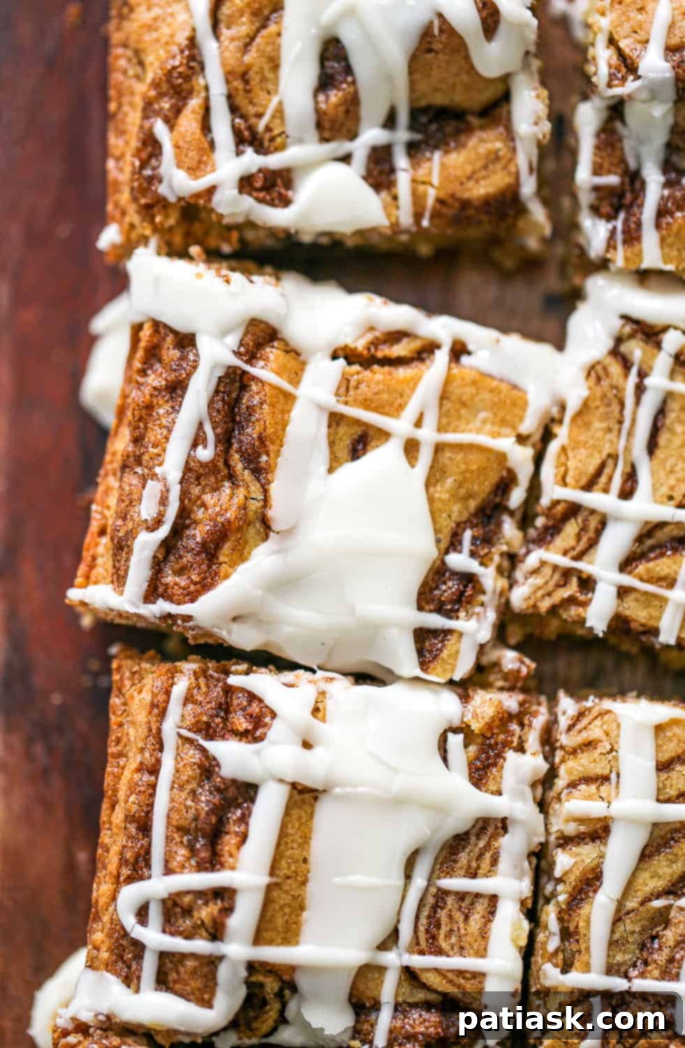 20 Top Bars for Crisp Autumn Evenings 7 Cinnamon Roll Blondies