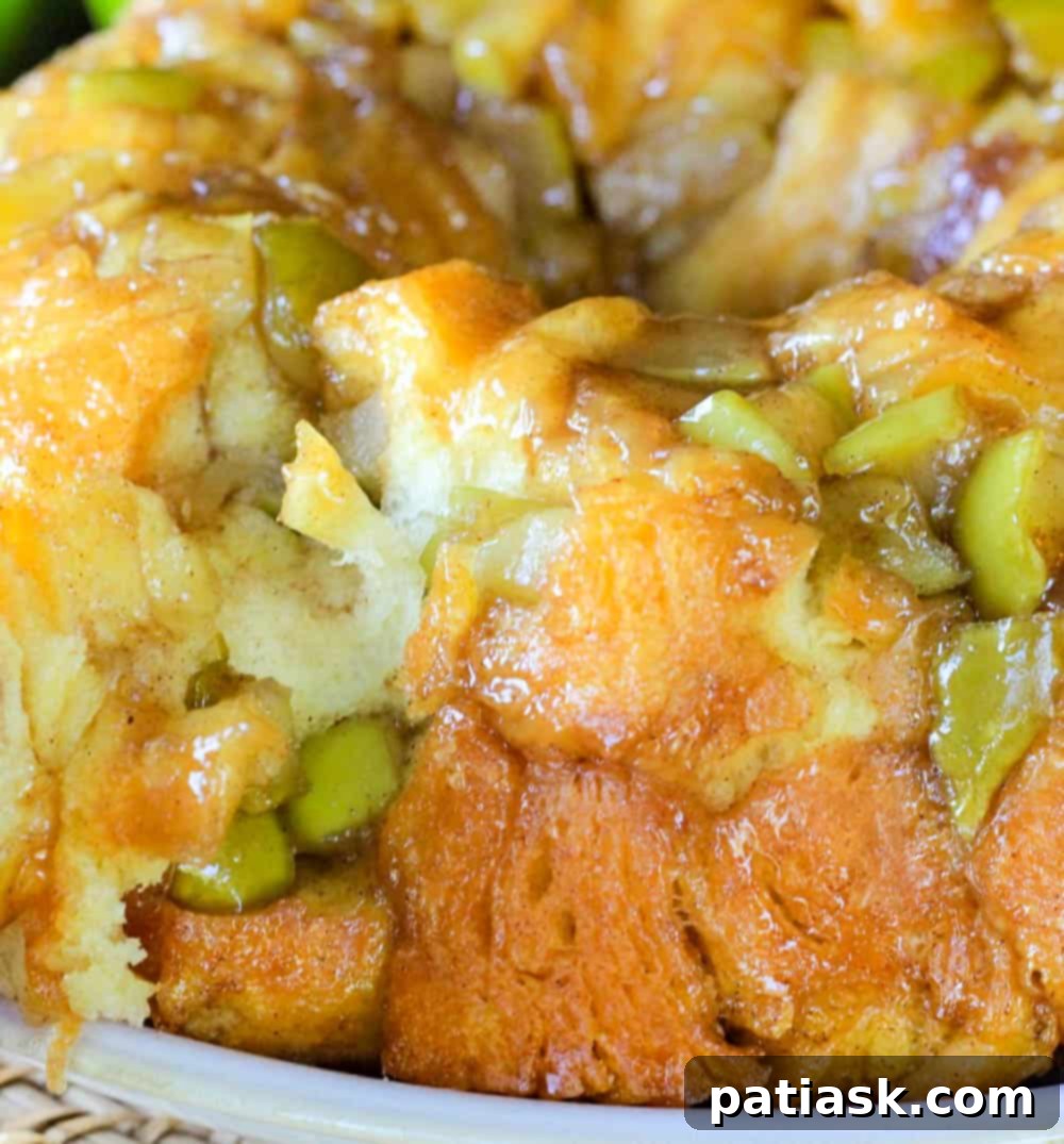 Easy Caramel Apple Monkey Bread