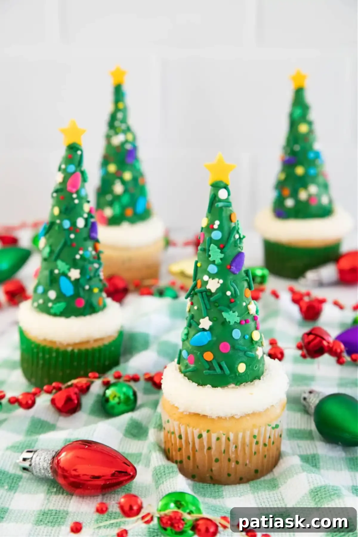 40 Festive Christmas Tree Delights 20 Easy Christmas Tree Cupcakes with Ice Cream Cones