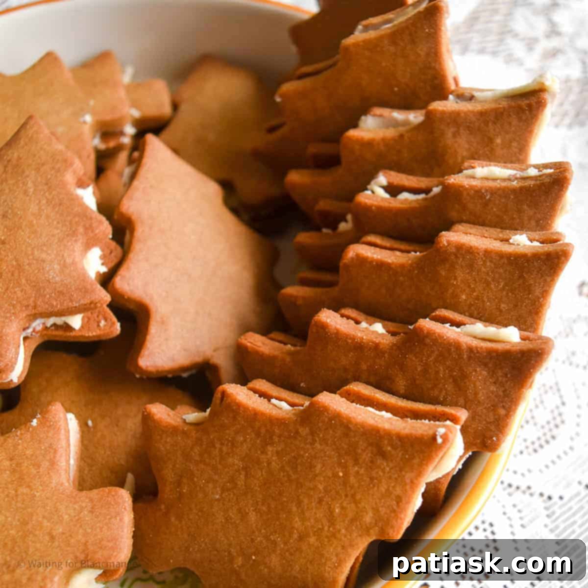 40 Festive Christmas Tree Delights 39 Festive Gingerbread Sandwich Cookies with Rum Buttercream