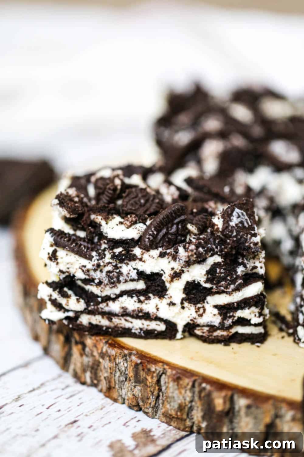 Oreo Lasagna: Just 4 Ingredients 6 4 Ingredient fluffy cookie layered recipe
