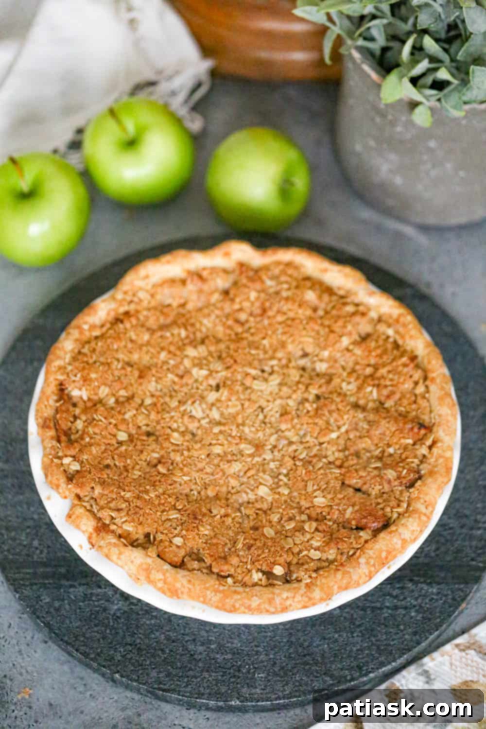 Hearty Dutch Apple Pie with Golden Oat Crumble 4 best homemade amish dutch apple pie recipe with streusel oat