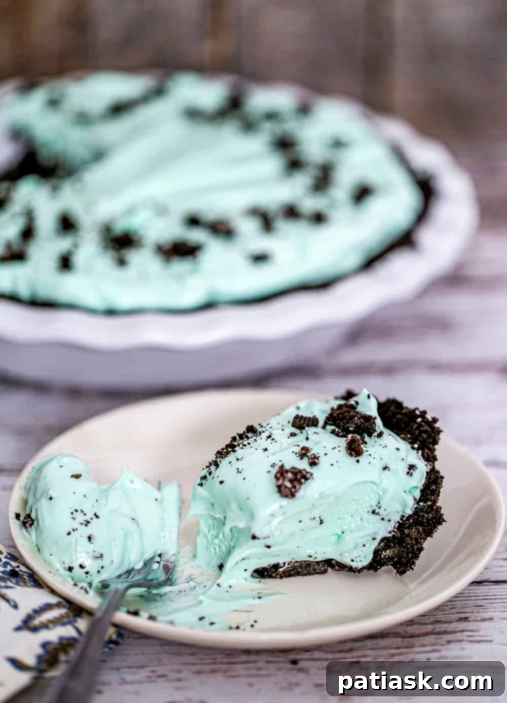 Full Grasshopper Pie with crumbled Oreo topping
