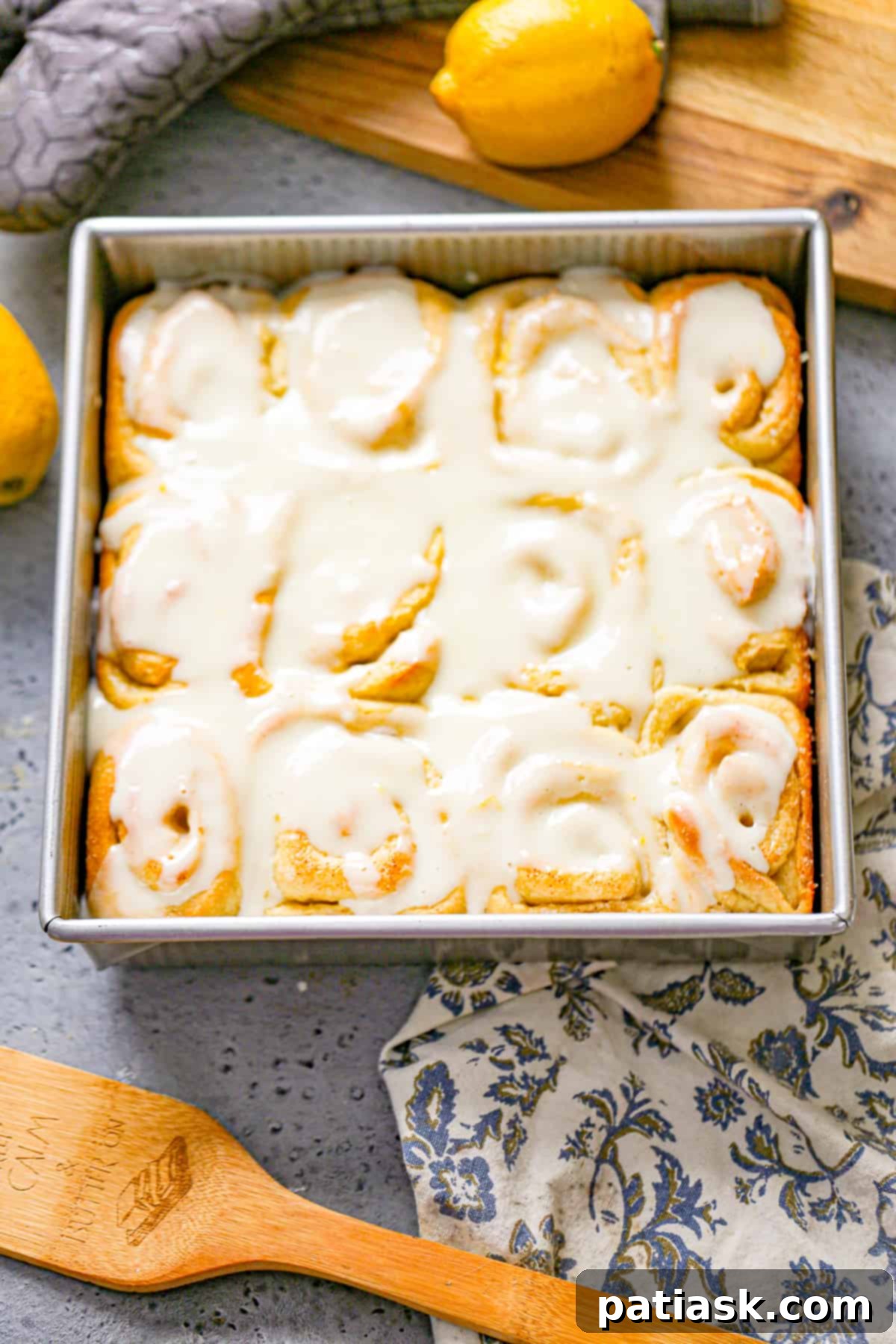 lemon cream cheese rolls