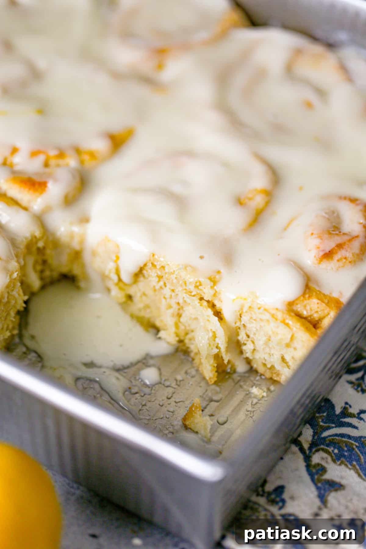 lemon cream cheese rolls