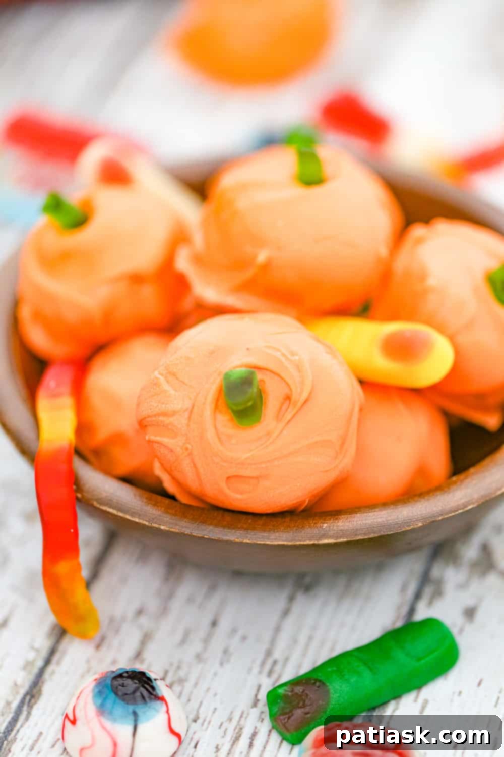 Pumpkin Spice Oreo Truffles 2 pumpkin oreo truffle balls