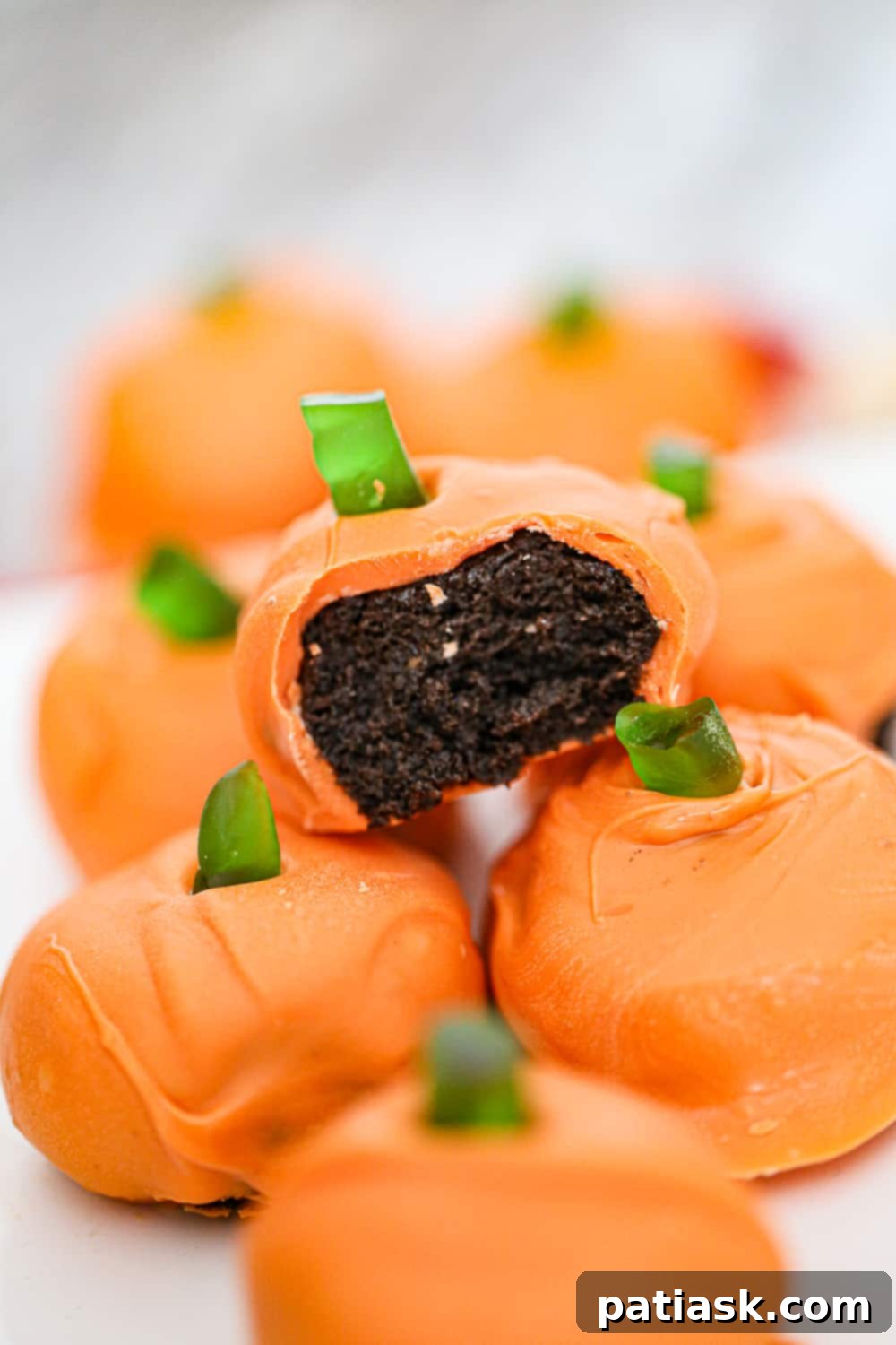Pumpkin Spice Oreo Truffles 4 pumpkin oreo truffle balls