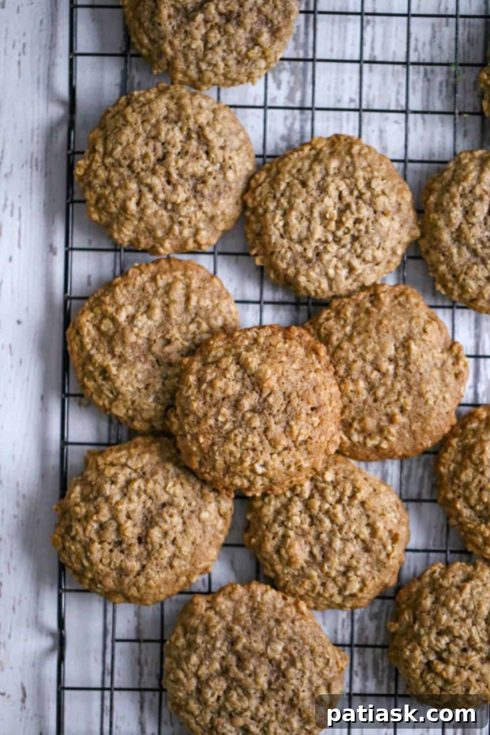 Luscious Vanilla Frosted Oatmeal Cookies 6 Vanilla Iced Oatmeal Cookies