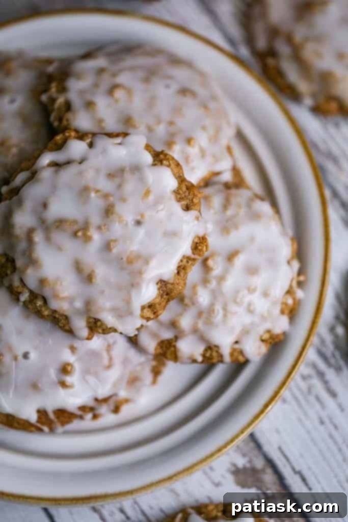 Luscious Vanilla Frosted Oatmeal Cookies 9 oatmeal cookies vanilla icing recipe