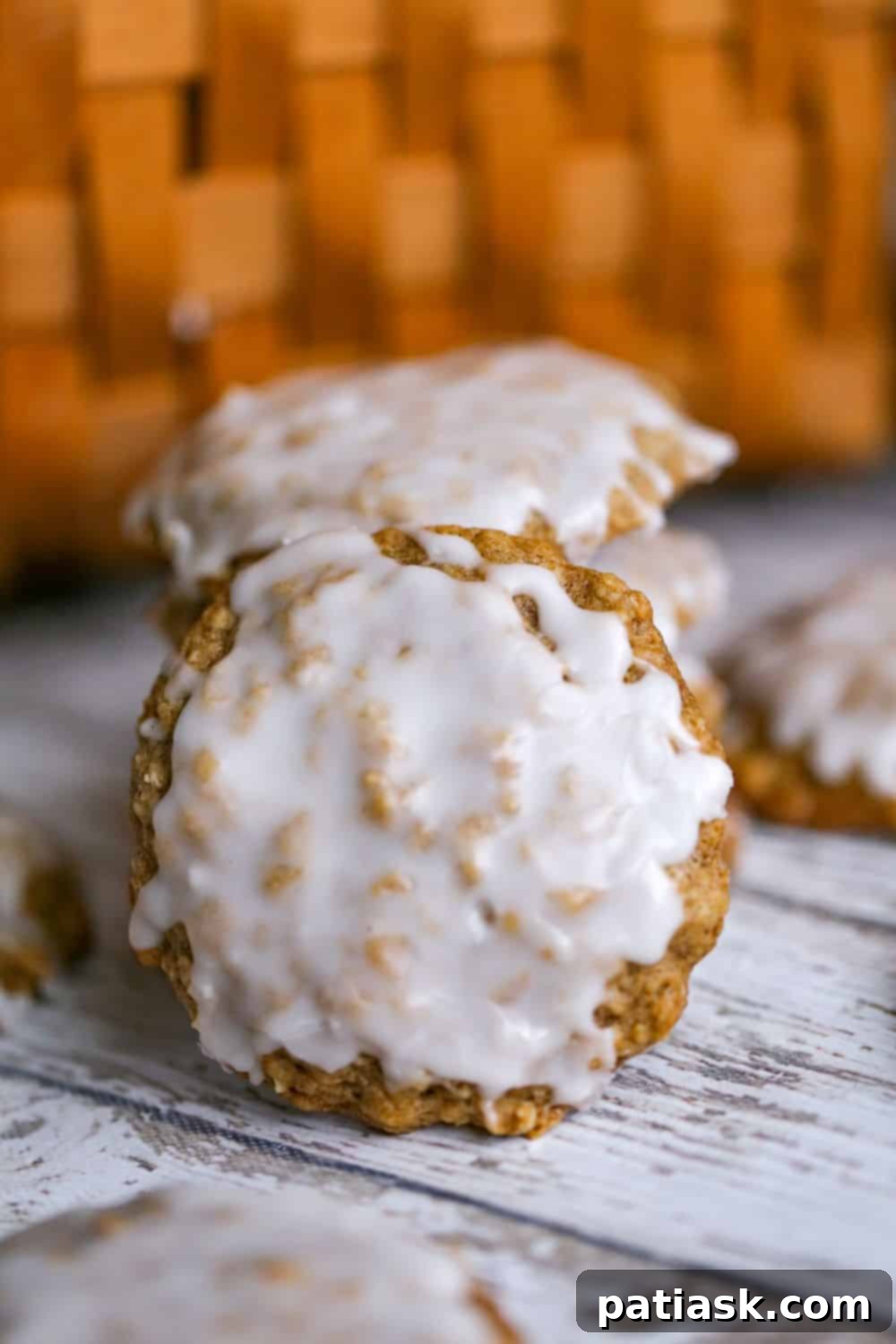 Luscious Vanilla Frosted Oatmeal Cookies 5 oatmeal cookies vanilla icing