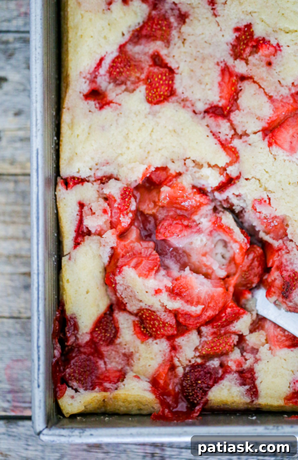 Best fresh easy homemade Strawberry Cobbler recipe, showcasing a delicious, vibrant dessert.