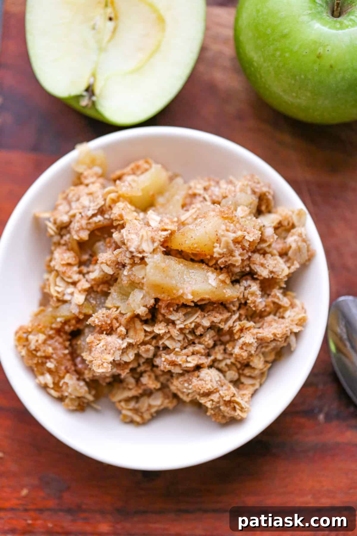 Simple & Scrumptious Homemade Apple Crisp 8 Easy Best Baked Apple Oat Crisp Dessert Recipe - Overhead shot of a whole baked apple crisp