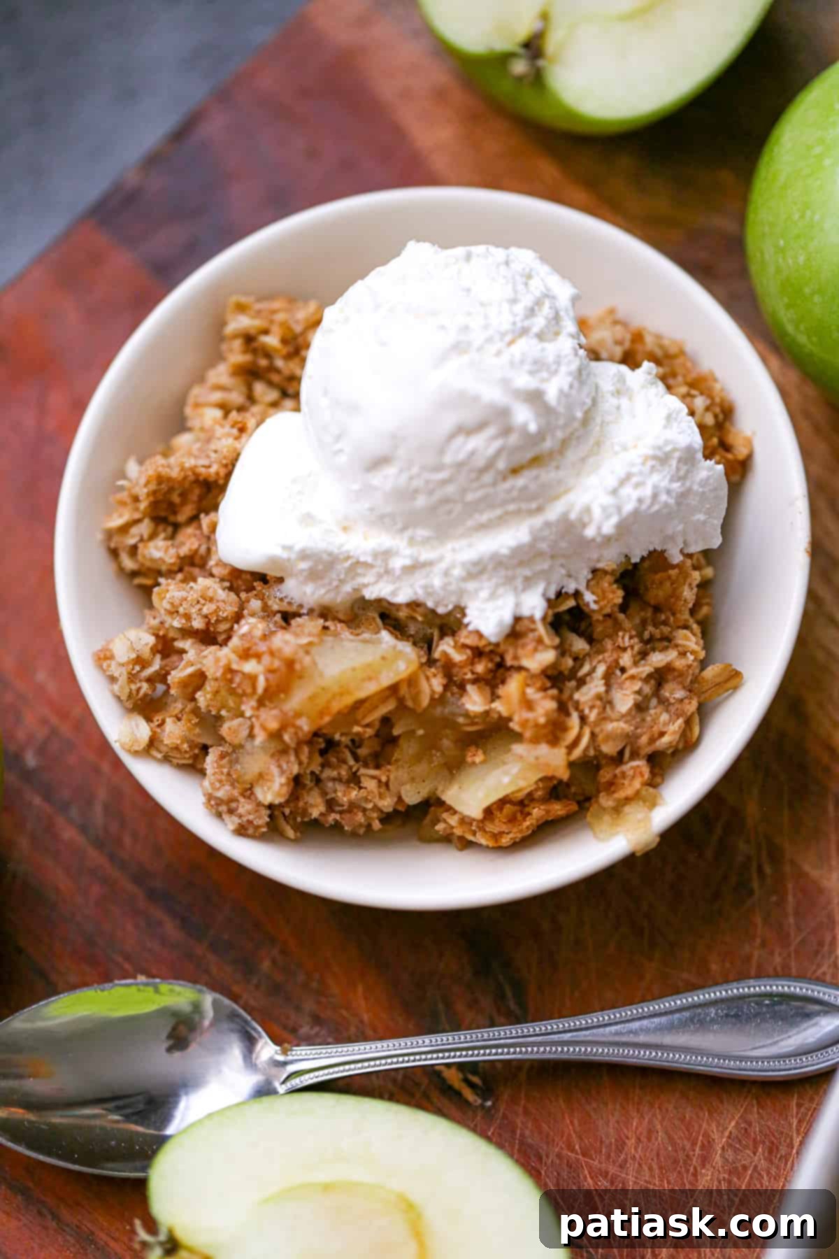 Simple & Scrumptious Homemade Apple Crisp 7 Easy Best Baked Apple Oat Crisp Dessert Recipe - Warm apple crisp with vanilla ice cream