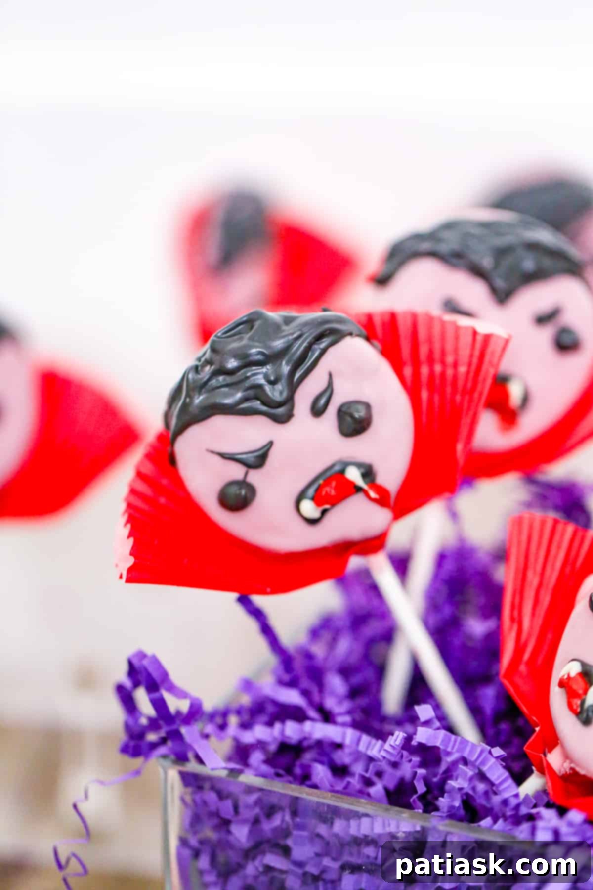 Spooktacular Oreo Pops 7 halloween oreos cookie pops recipe