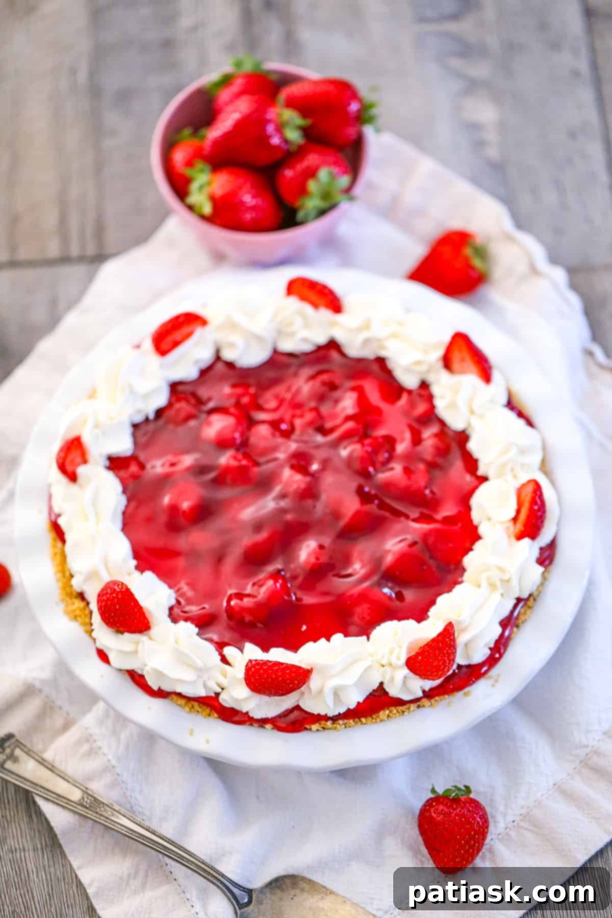 Easy Strawberry Cream Cheese Pie