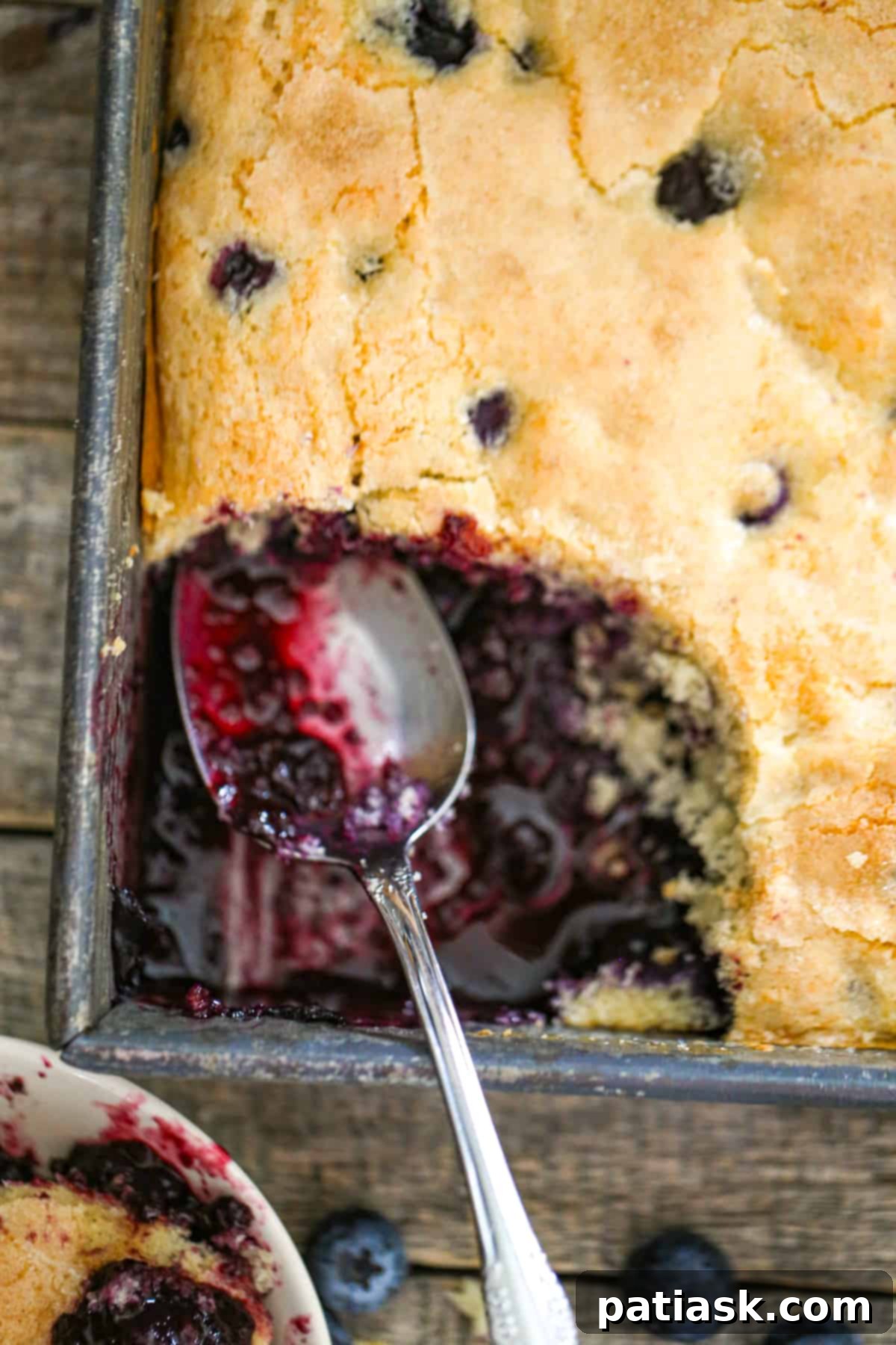 Irresistible Homemade Blueberry Cobbler 4 easy homemade blueberry cobbler recipe with warm buttery biscuit, cake-like crust and juicy blueberries filling