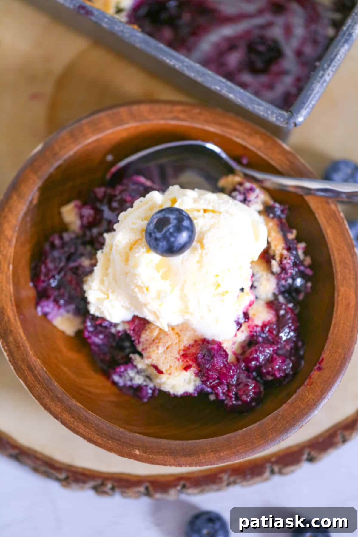 Irresistible Homemade Blueberry Cobbler 8 easy homemade blueberry cobbler recipe with warm buttery biscuit, cake-like crust and juicy blueberries filling
