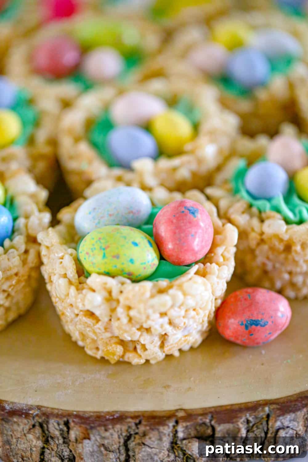 35 Irresistible Homemade Easter Treats 33 Rice Krispie Nests