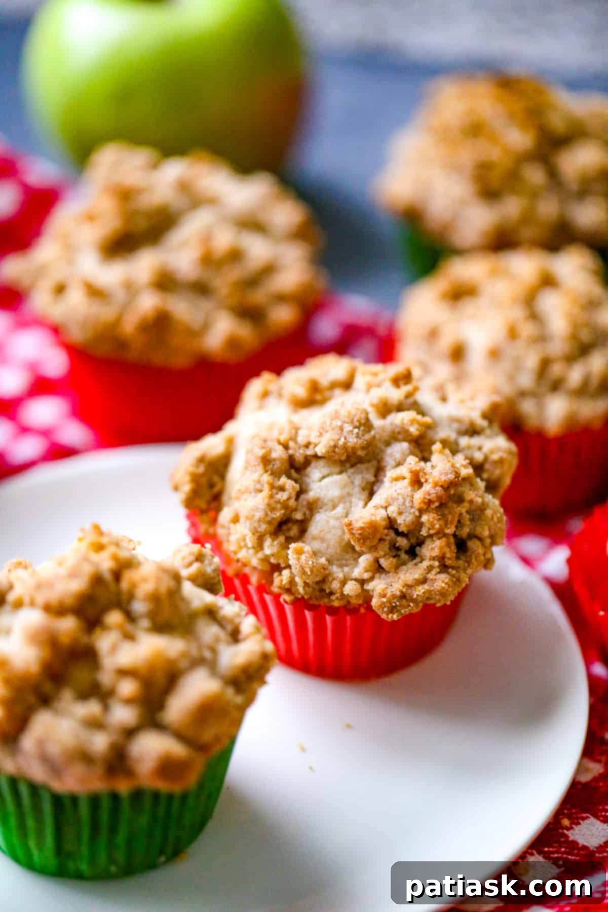 45 Unforgettable Apple Dessert Recipes 4 Easy Apple Cinnamon Crumble Muffins Recipe