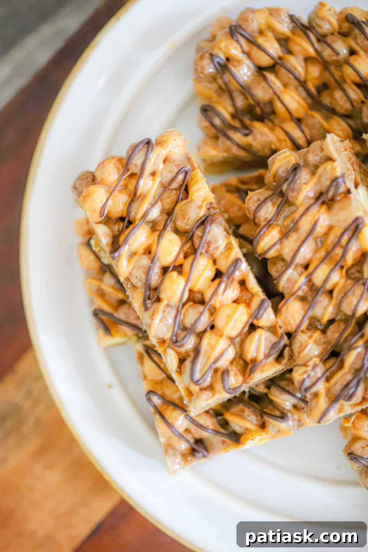 Another view of the irresistible Reese's Puff Bars recipe.