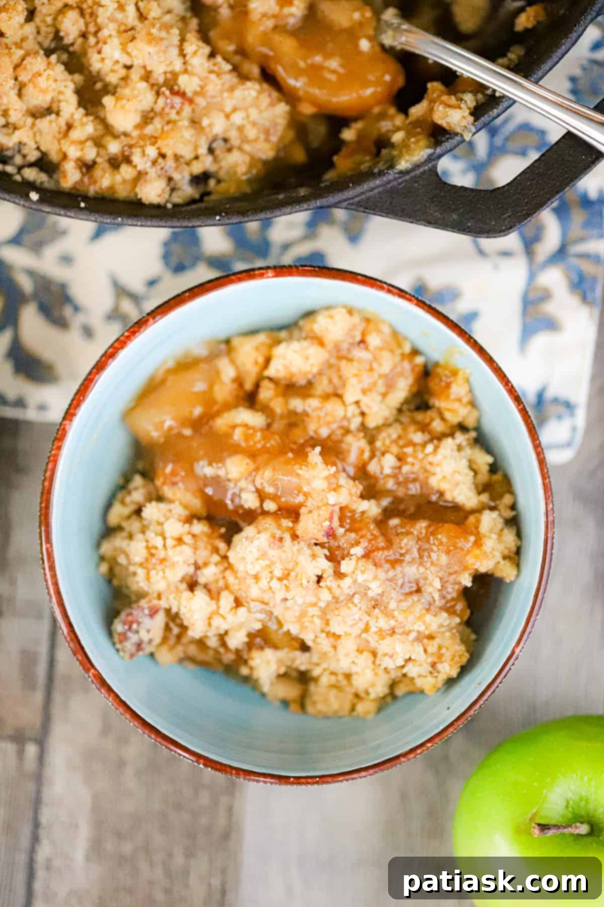 Golden Caramel Apple Crumble 3 ingredients for apple crisp with caramel