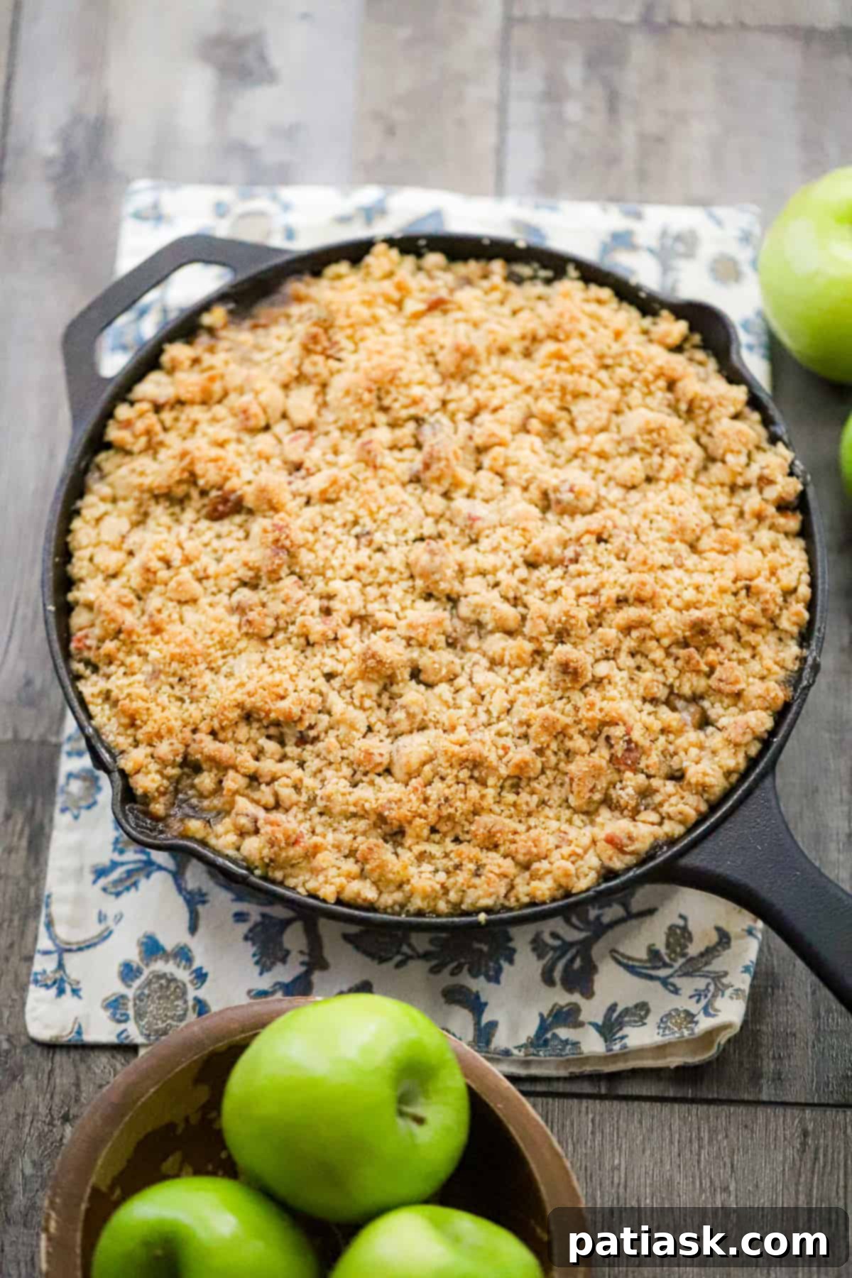 Golden Caramel Apple Crumble 4 assembling caramel apple crisp