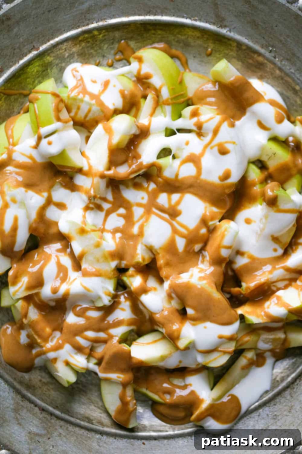 Fluffernutter Apple Delight 2 Delicious Fluffernutter Apple Nachos with peanut butter and marshmallow drizzle