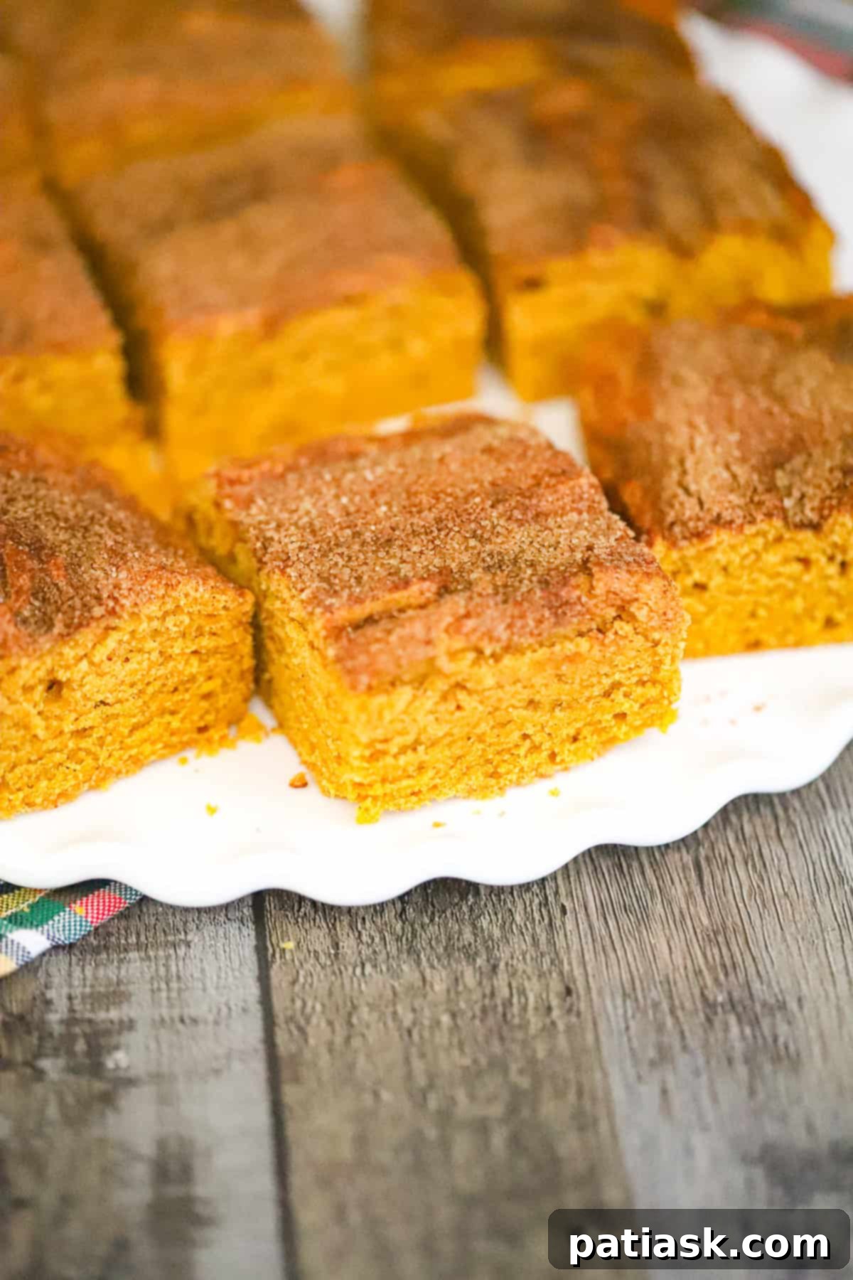 Perfect Autumn Snickerdoodle Bars 3 ingredients for snickerdoodle pumpkin bars