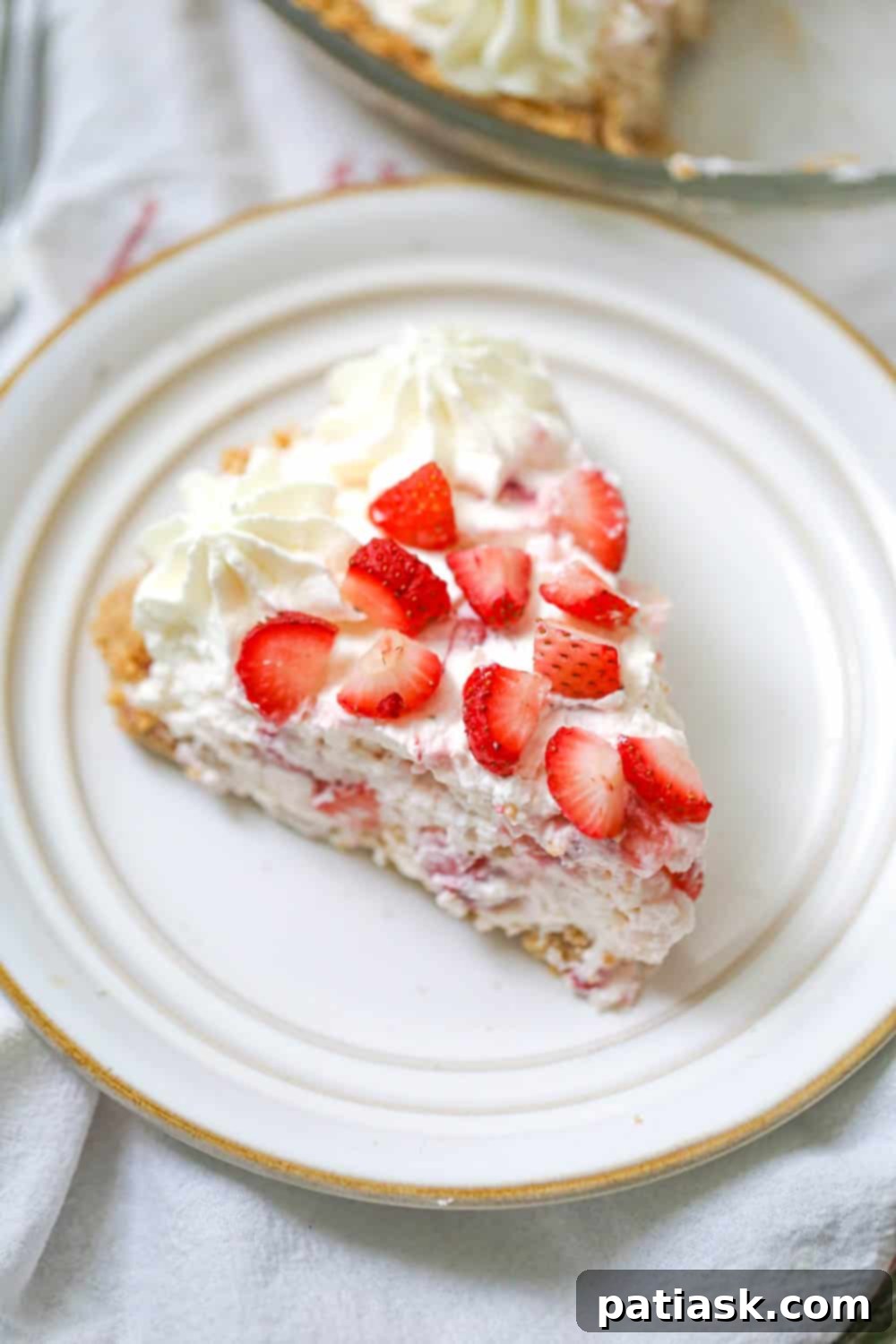 20 Irresistible Graham Cracker Crust Pies 15 No Bake Strawberry Cheesecake Cream Pie with graham cracker crust