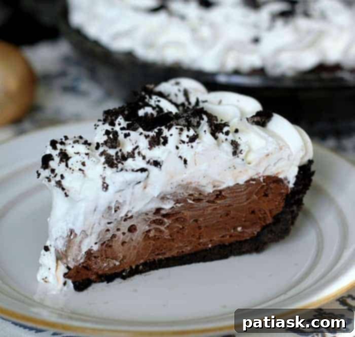 Easy Dreamy Oreo Chocolate Cream Pie - desserts for mothers day