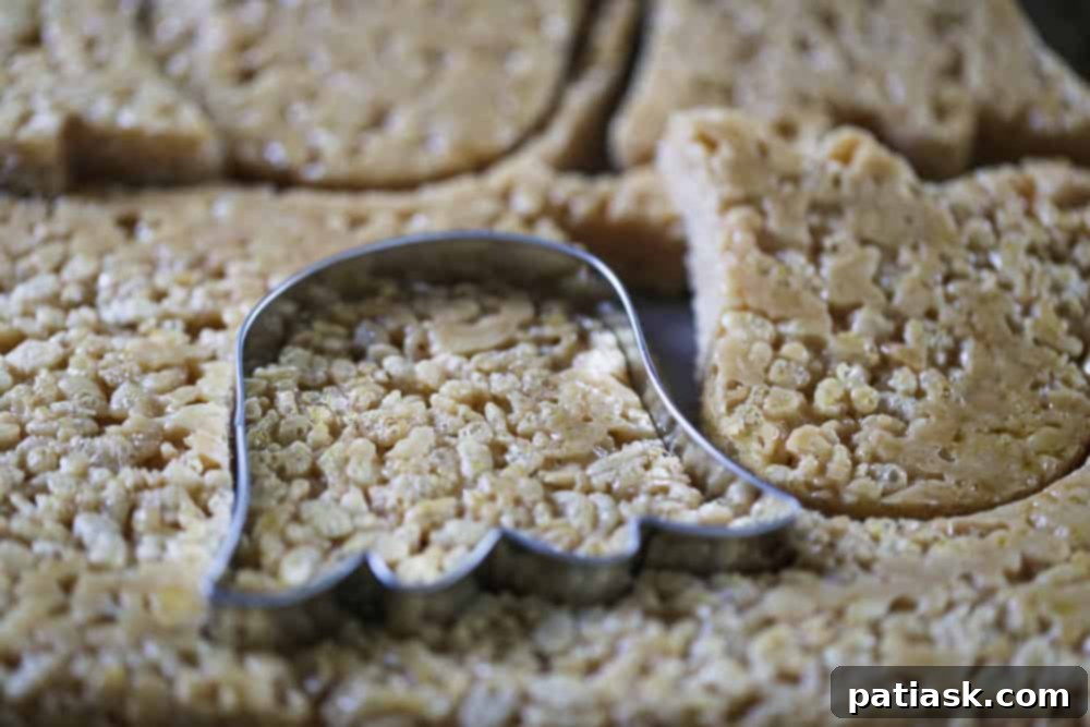 Peanut butter Rice Krispie ghosts treats Halloween no bake desserts